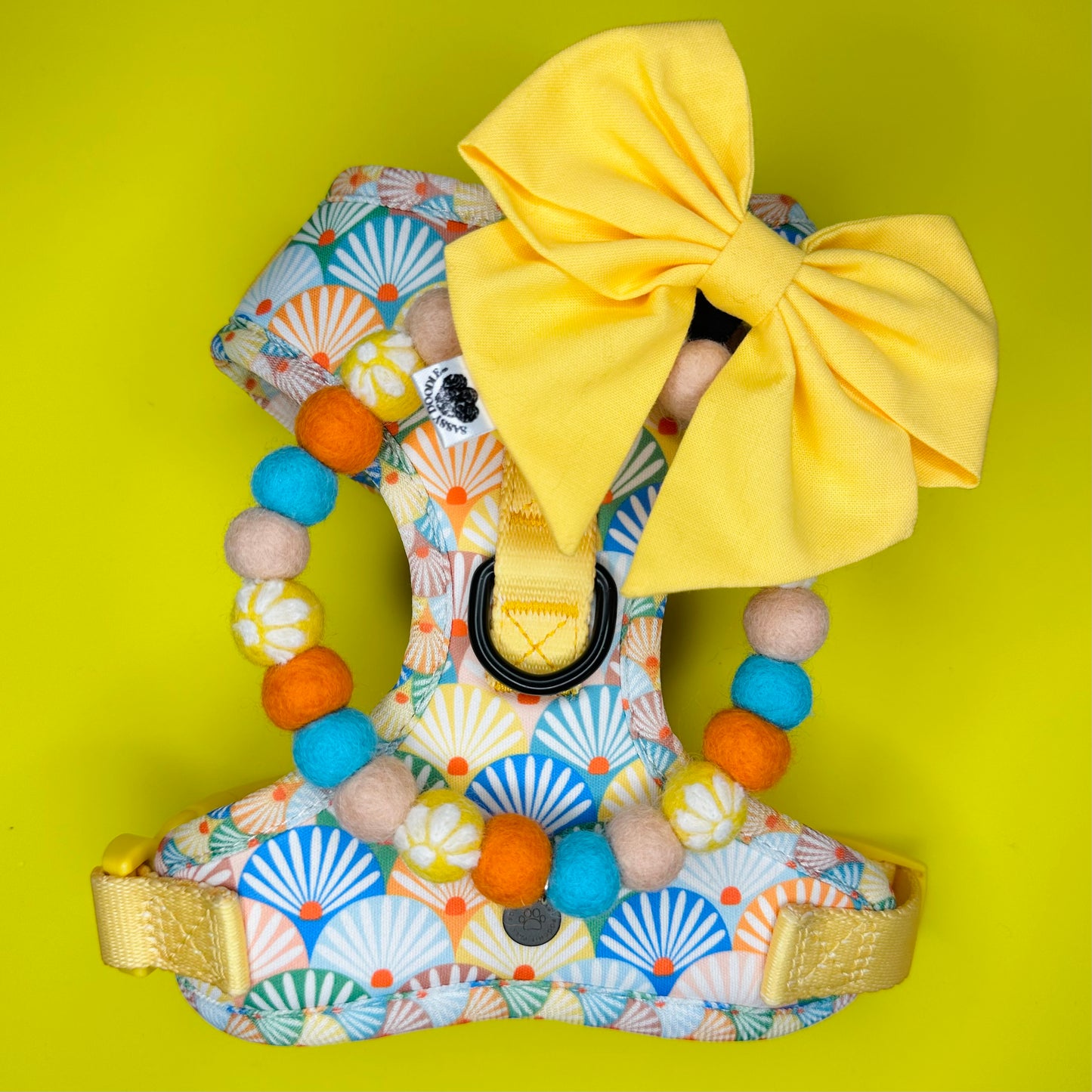 Summer Shell Pom Pom Collar