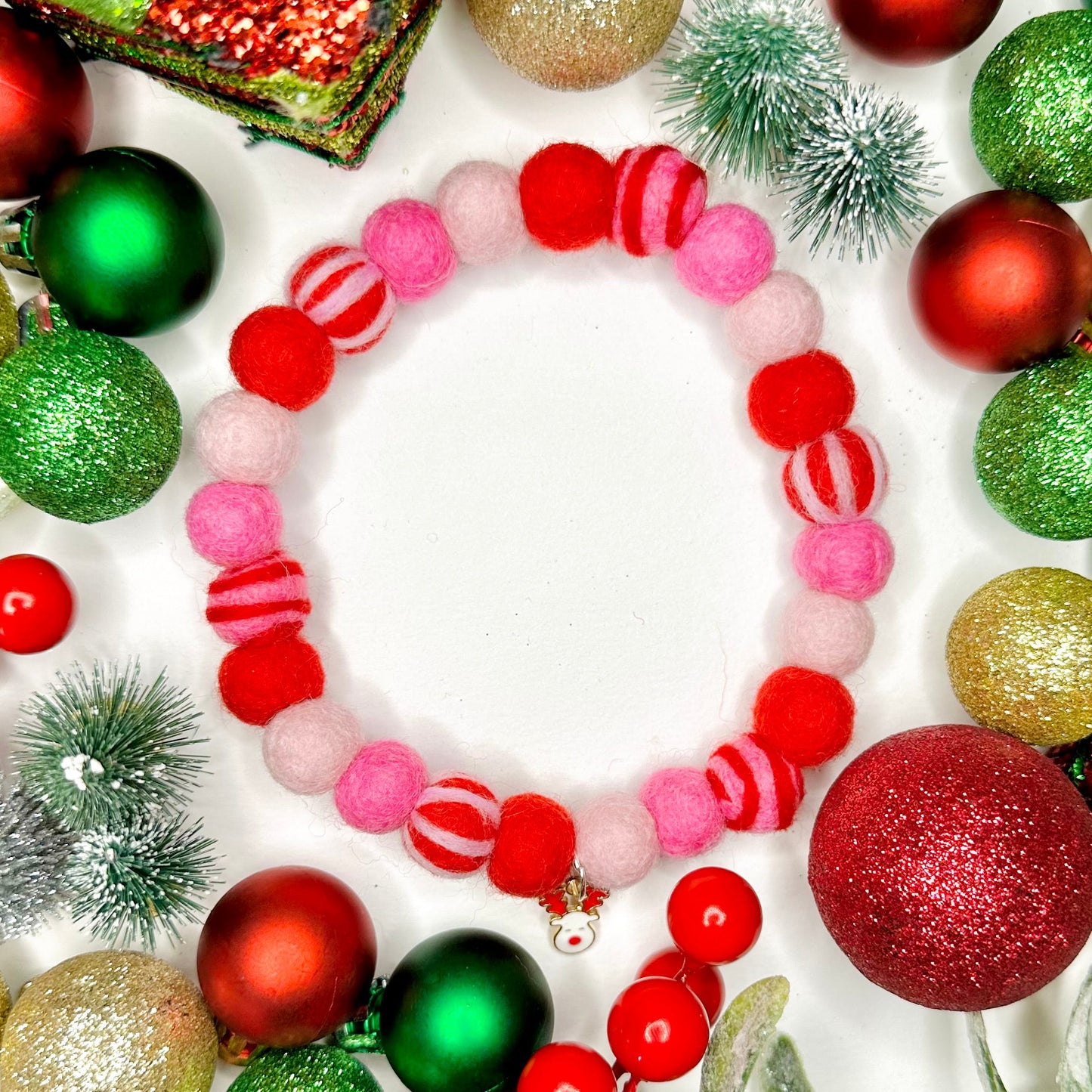 Swirl Christmas Collar